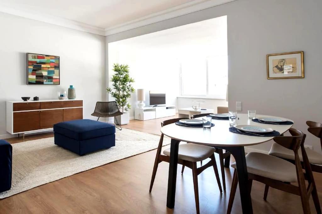 Elegant And Bright Apartment In Estoril Zewnętrze zdjęcie